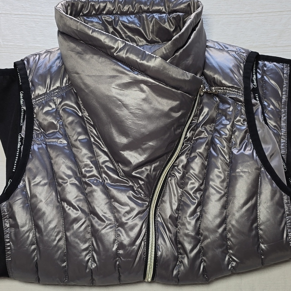 Calvin Klein Performance Asymmetrical Down Vest | Gunmetal Gray | Size XS - Picture 13 of 16